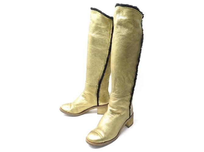 CHANEL FUR-LINED BOOTS SHOES 39 IN GOLDEN LEATHER GOLDEN FUR LEATHER BOOTS  ref.574808 - Joli Closet