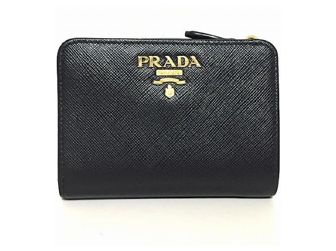 Prada Zipped Wallet Review 