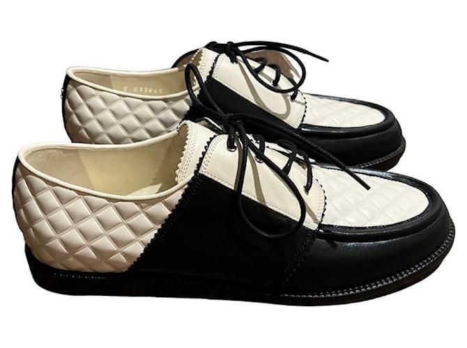 Chanel Lace ups Multiple colors Leather  ref.576514