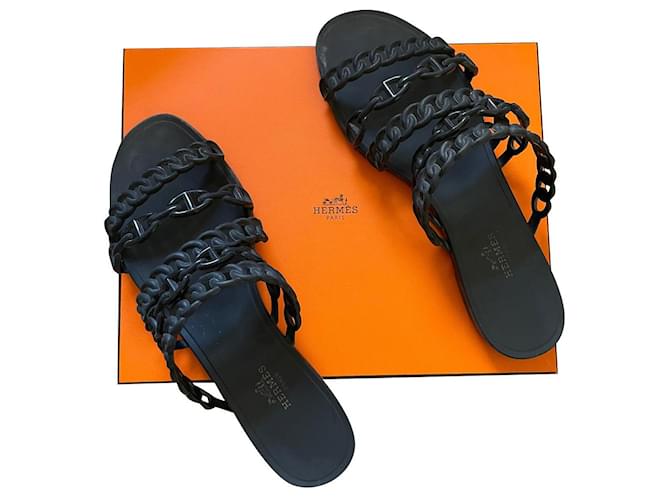 Hermès Des sandales Plastique Noir  ref.576781