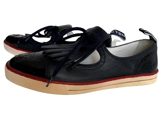 Chanel Lace ups Navy blue Leather Patent leather  ref.576850