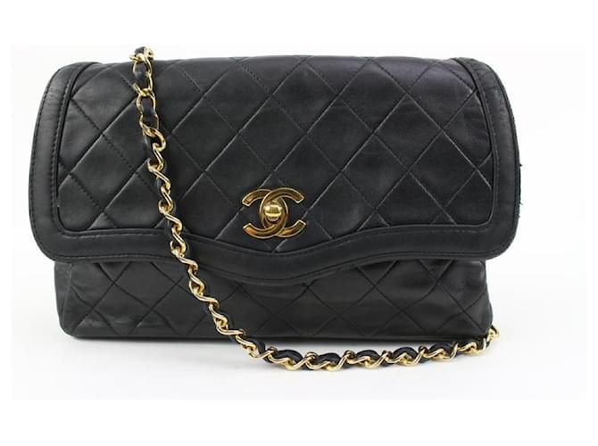 Chanel Black Quilted Lambskin Wave Small Flap Gold Chain Leather White gold  ref.577368 - Joli Closet