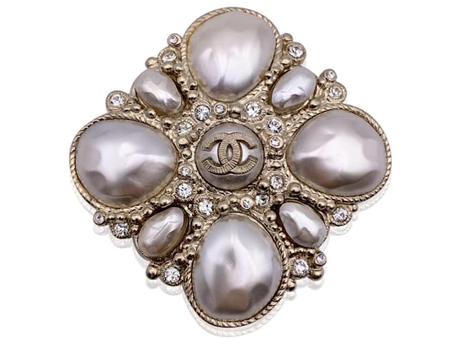 Chanel Light Gold Metal Crystals and Pearl Cabochons Brooch Golden  ref.577710