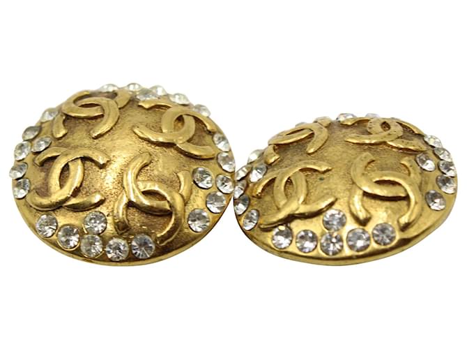 Boucles d'oreilles clip logo Chanel en métal doré  ref.578243