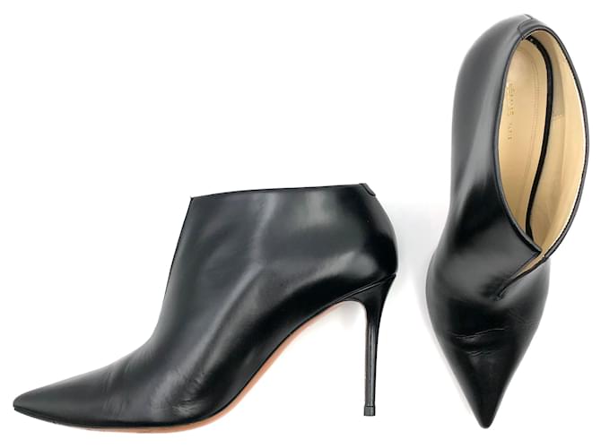 Céline ankle boots in black leather  ref.581175