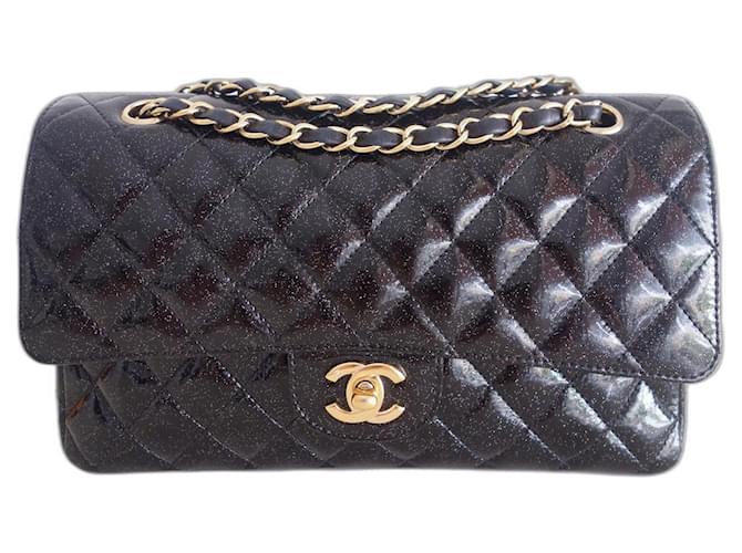 Timeless Chanel Classic mittlere Tasche Schwarz Lackleder  ref.581665