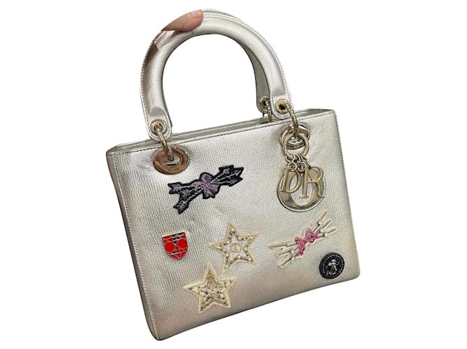 Autre Marque Bolso de mano Lady Dior adornado con parche Limited tamaño M Hardware de plata Cuero  ref.581705
