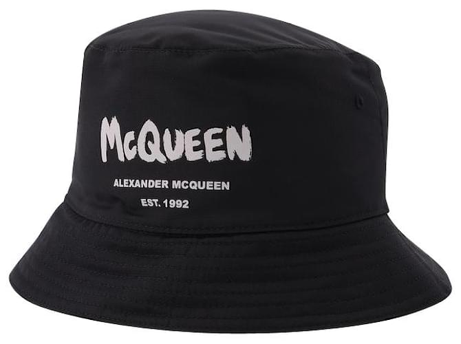 Alexander Mcqueen Black and Ivory Graffiti Cap ref.583900 - Joli Closet