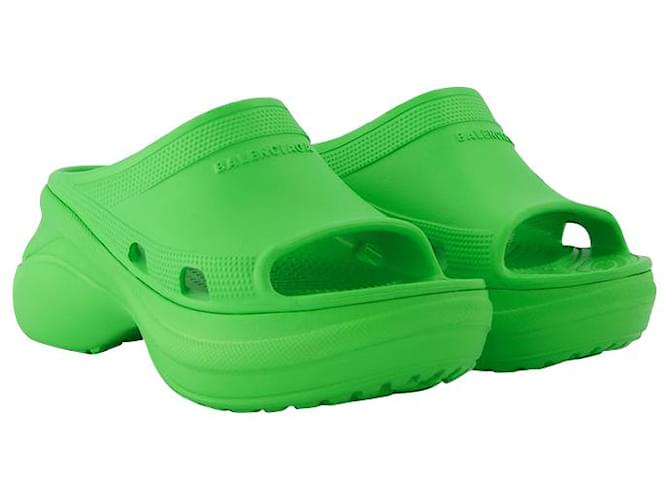 Balenciaga Pool Crocs Slide Rub   in Green  ref.584426