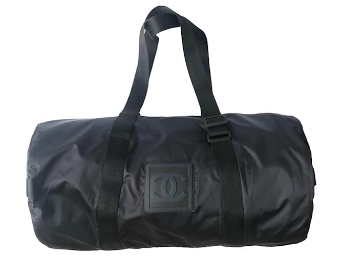 CHANEL Grand sac de voyage / sport en nylon bleu marine Noir  ref.585184