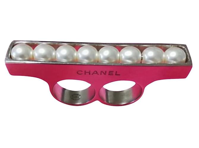 Chanel Anel de pérola de dois dedos 2015 Coleção Branco Hardware prateado Metal  ref.585418