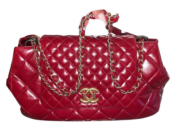 Bolsa Chanel Accordion Vermelha em Couro Acolchoado Vermelho