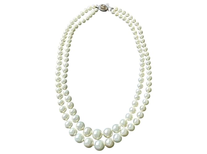 necklace chanel vintage timeless Eggshell Pearl Silver-plated  ref.586527