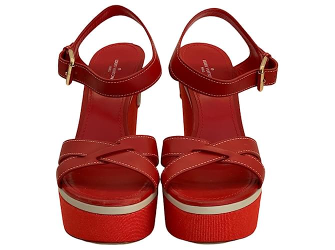 Louis Vuitton Sandals Red Leather Cloth ref.587117 - Joli Closet