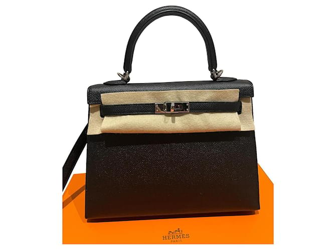 Kelly Hermès Handbags Black Leather  ref.587289
