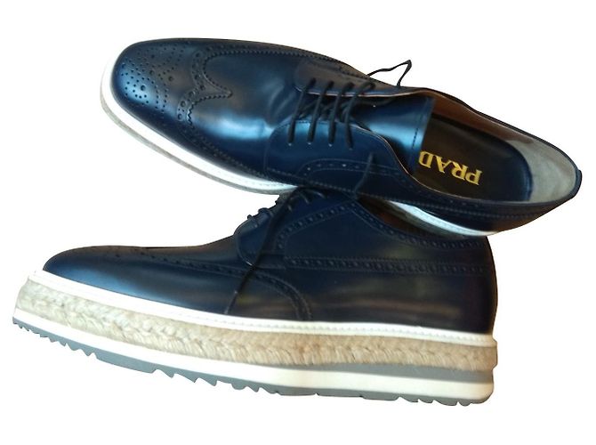 Brogues Prada in pelle blu 