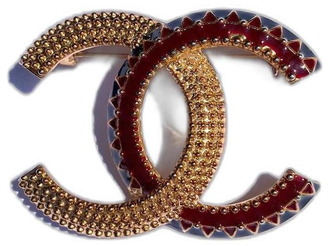 Cambon Chanel CC gold metal and enamel brooch Golden Green Dark red Gold hardware  ref.589232