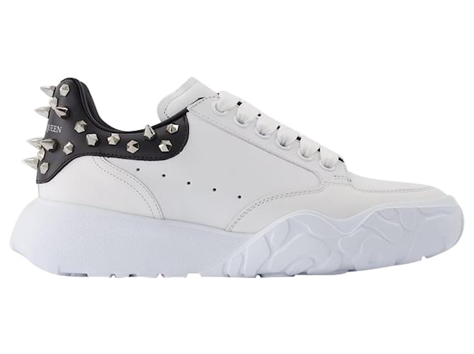 Alexander Mcqueen Sneaker With Studs in White Leather  ref.589489