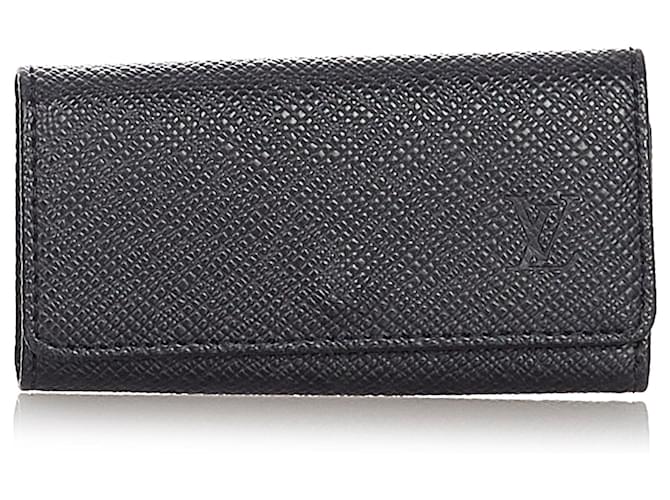 Louis Vuitton Black Taiga 6 Key Holder Leather  ref.590297