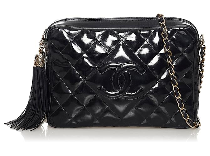 Chanel Umhängetasche aus schwarzem Matelasse-Lackleder  ref.590316