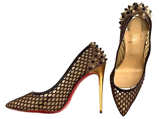 Christian Louboutin Louboutin zapatos de tacón de aguja en tejido negro y tacón dorado Cuero  ref.590575