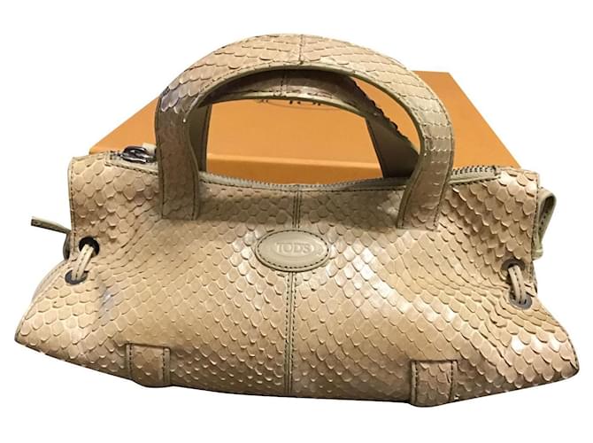 Tod's Bag Beige Patent leather  ref.590856