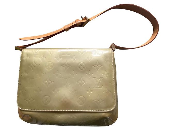 Louis Vuitton Thompson Street Monogramm Lackleder Hellgrün