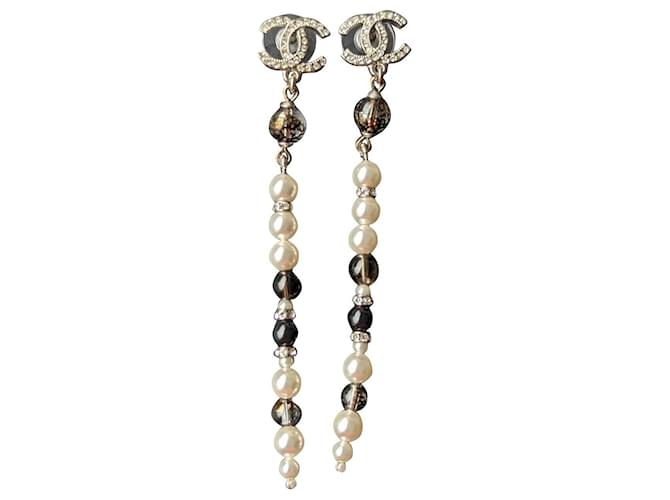Chanel CC A19K Logo Long dangling Drop earrings pearl crystal box Golden Metal  ref.591233