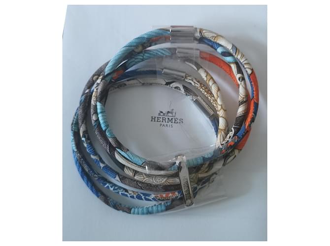 Hermès Bracelet soie Argent Bleu Multicolore Orange Bleu Marine Bleu clair  ref.591353