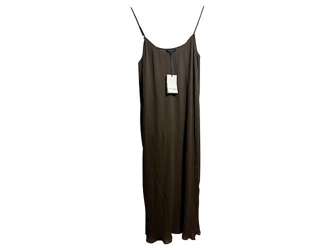 Tara Jarmon Chiffon-Plissee-Maxikleid, Neu mit Etiketten Khaki