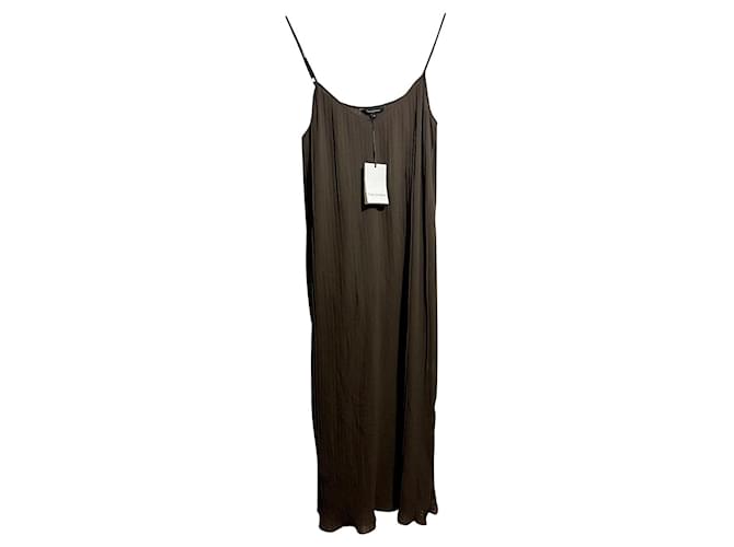 Robe longue plissée en mousseline Tara Jarmon, Nouveau avec les étiquettes Polyester Kaki  ref.591505
