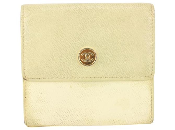 Chanel Carteira compacta de couro de bezerro marfim linha botão 0cas322  ref.592643