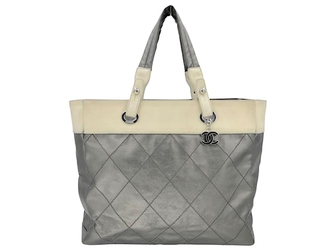 Chanel 1980s vintage tote bag in grey fabric with charm in silver-tone   ref.593131