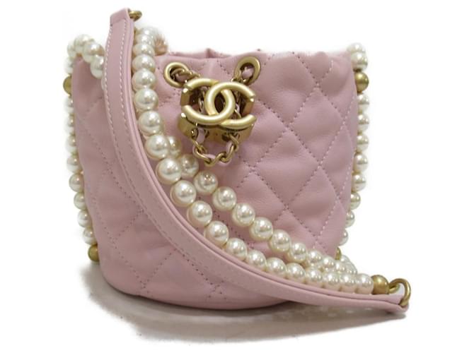 Chanel Matelasse Pearl Chain Bucket Bag Pink Leather Pony-style calfskin  ref.593221 - Joli Closet