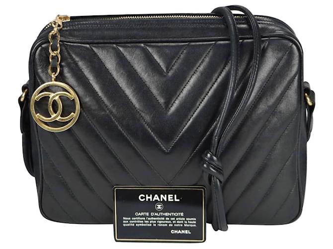 Bolso de hombro Chanel Chevron Piel de cordero negra Negro Cuero  ref.593352