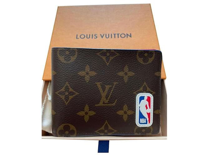 New Louis Vuitton x NBA Multiple wallet Brown White Red Blue