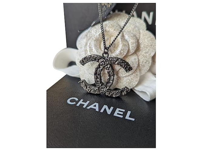 Chanel CC B12P BHW Logo Camellia Gunmetal Black Necklace with box  ref.596366 - Joli Closet