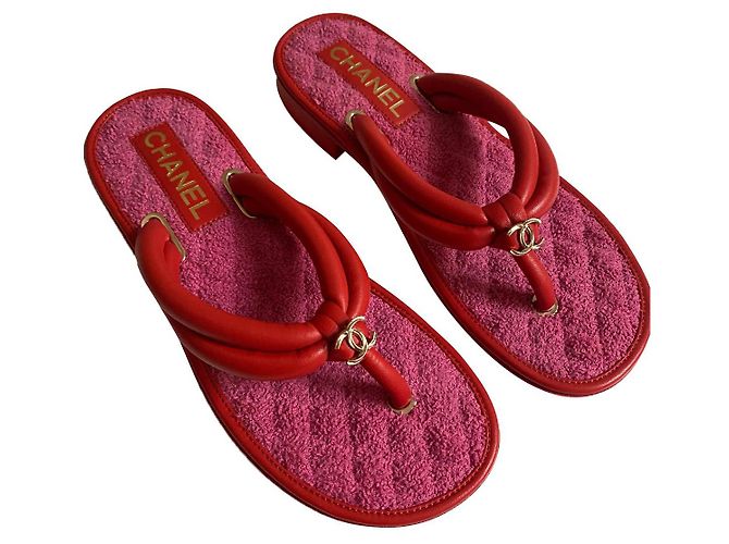 Sandali Chanel in pelle rossa Rosso