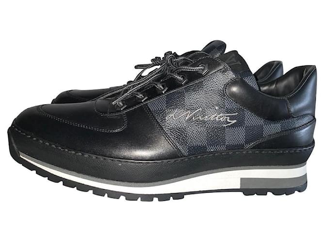 Louis Vuitton Sneakers Black Leather Cloth  ref.597013