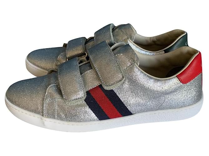 Pair of Gucci sneakers size 38 Silvery Leather  ref.597860