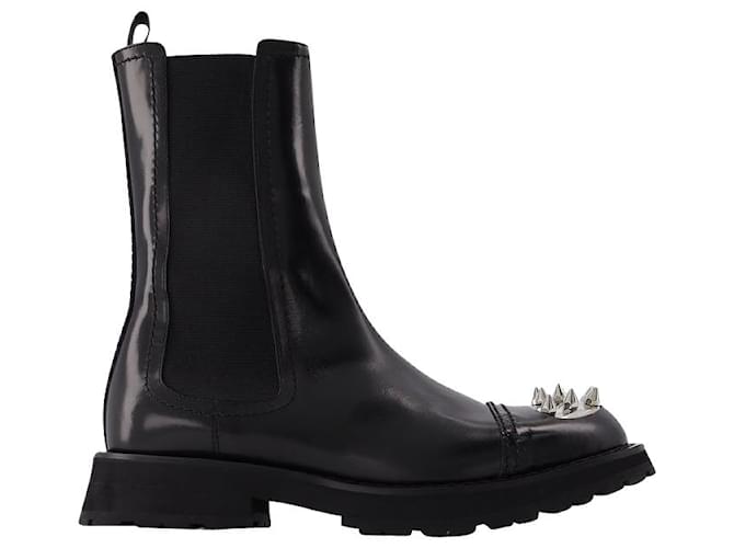 Alexander Mcqueen Ankle Boots With Studs in Black Leather  ref.601703
