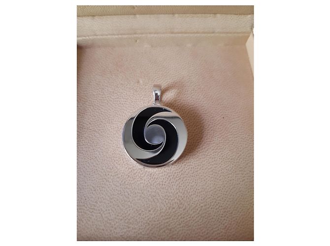 Pendente collana Bulgari Optical in oro bianco e onice Nero