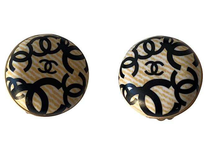 Chanel Earrings Black Beige Metal Resin ref.603796 - Joli Closet