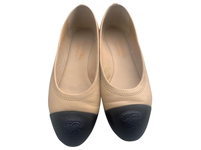 Chanel Zapatillas de ballet Beige Cuero  ref.603808