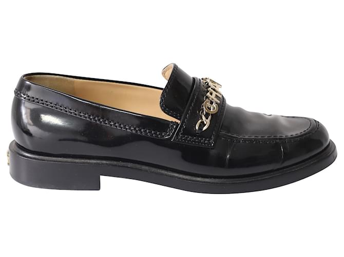 Chanel-Logo-Loafer aus schwarzem Lackleder  ref.604266