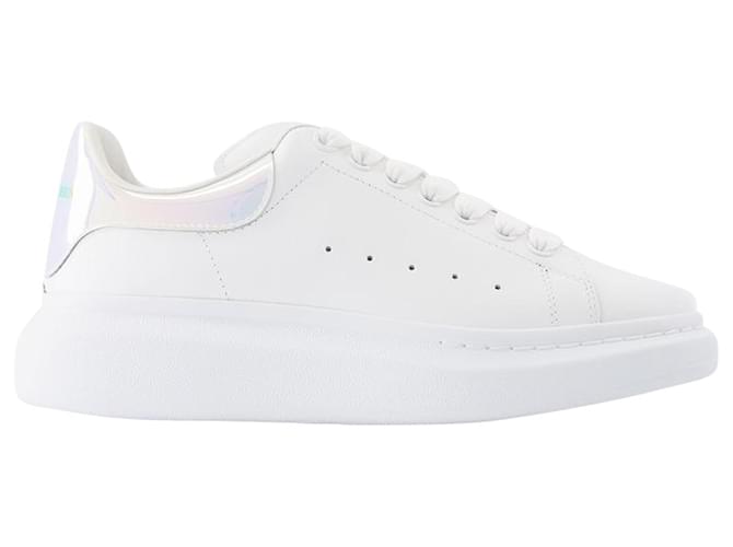 Alexander Mcqueen Sneakers oversize in pelle bianca e cangiante Bianco  ref.604655