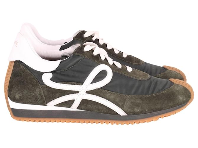 Loewe Flow Runner Sneakers aus waldgrünem Wildleder Schweden  ref.604810