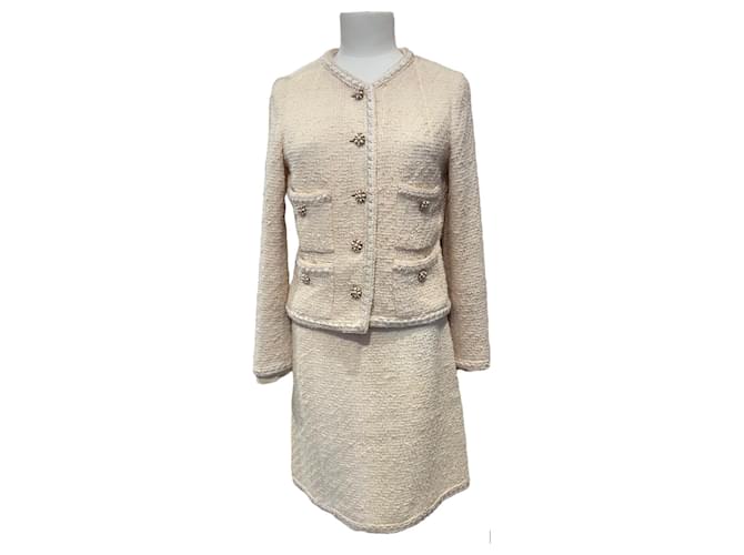 Chanel Skirt suit Beige Wool  ref.606419