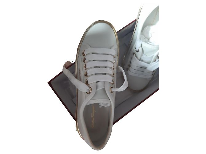 Baskets Salvatore Ferragamo en cuir blanc