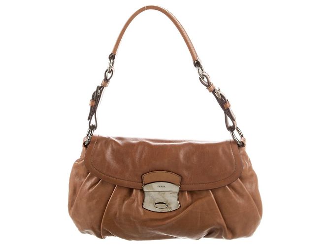 Vitello Bolsa de ombro Prada em couro caramelo